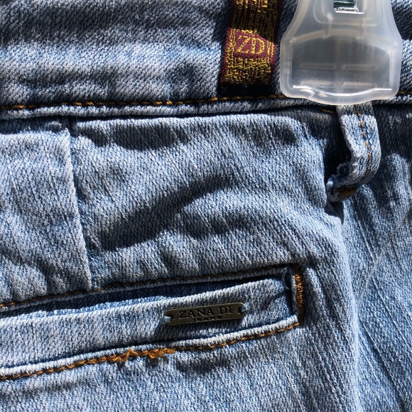 Zaba Di Light Wash Capris Jeans Size 4 - Picture 5 of 6